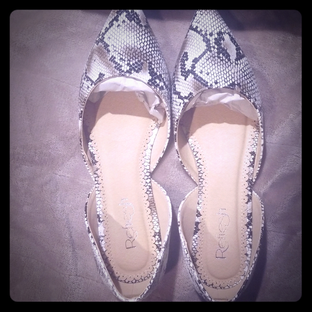 Womens flats